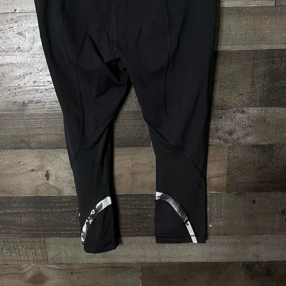 Lululemon Crop Leggings 10 - Picture 5 of 6